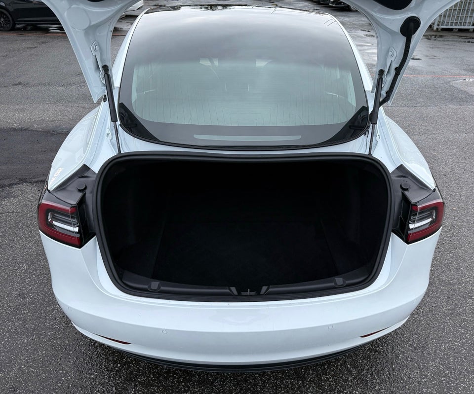 Tesla Model 3 Standard Range+ RWD 4d