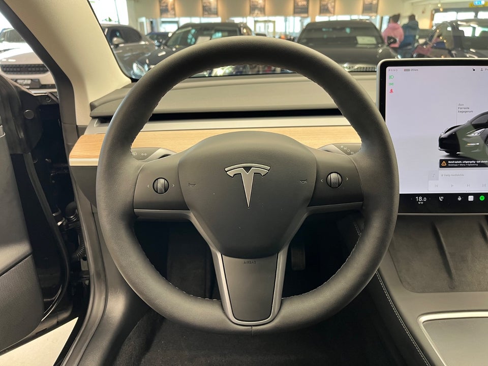 Tesla Model 3 RWD 4d