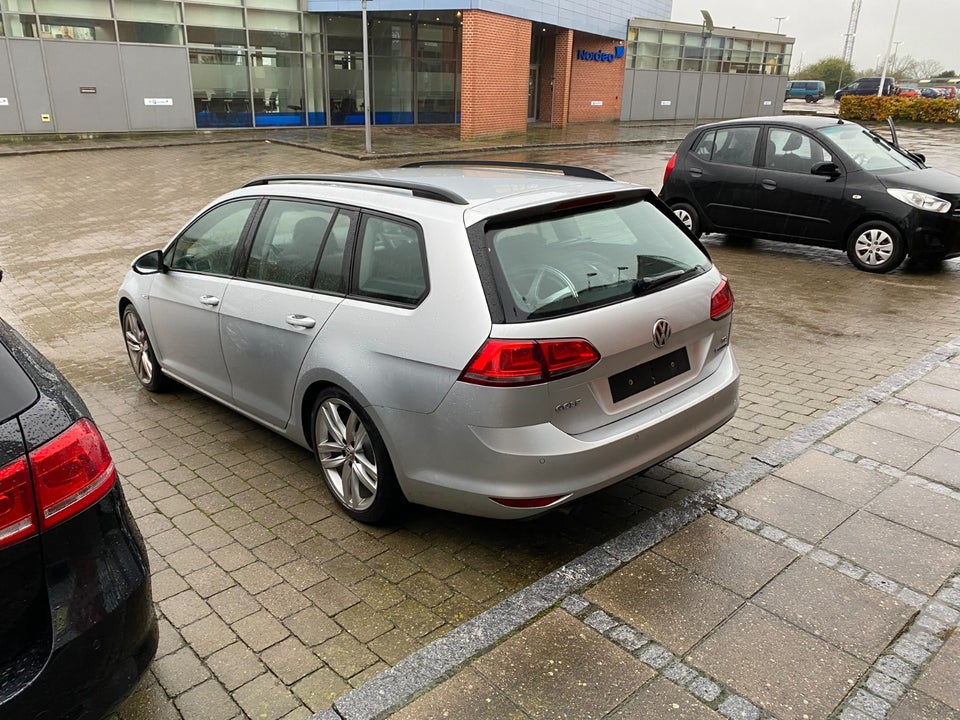 VW Golf VII 1,6 TDi 110 BlueMotion Variant 5d