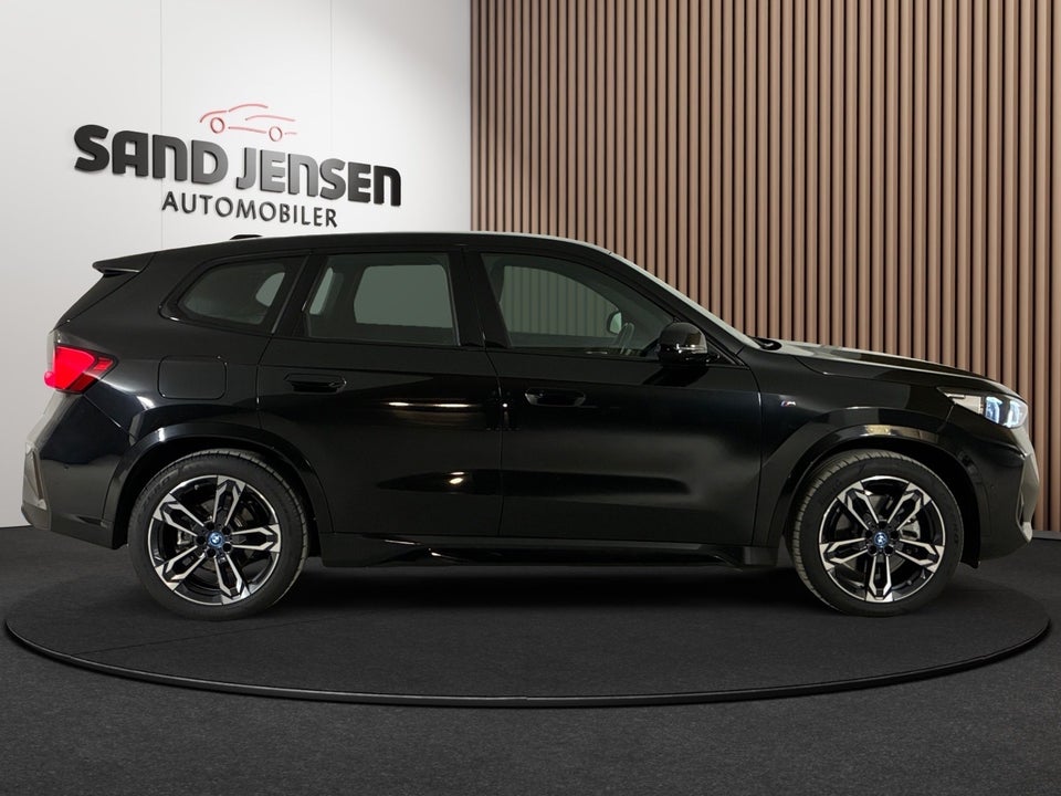 BMW iX1 xDrive30 M-Sport Premium 5d