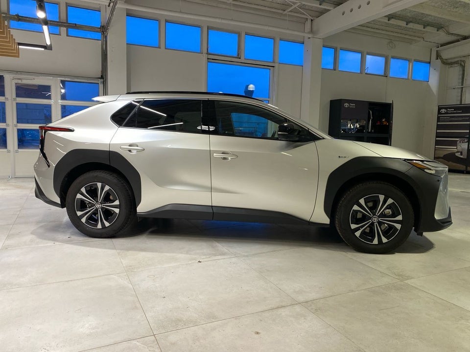 Toyota bZ4X Executive 5d