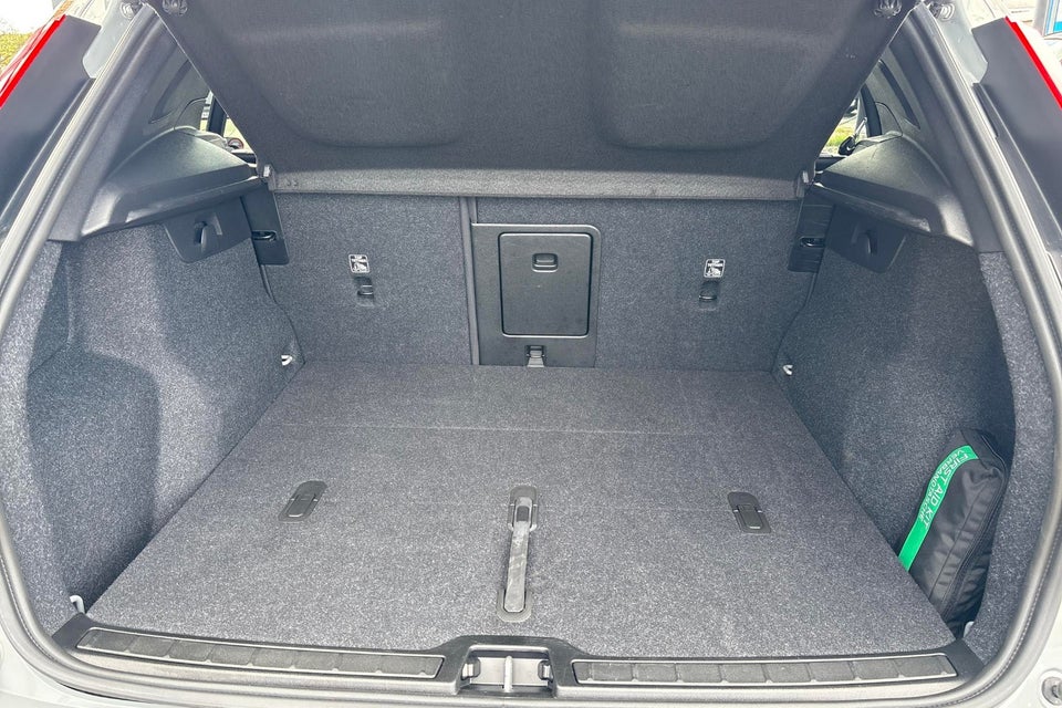 Volvo EX40 Extended Range Plus 5d