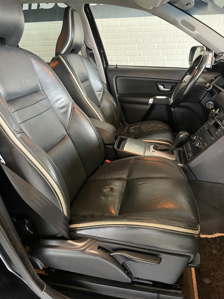 Volvo XC90 2,4 D5 200 R-Design aut. AWD 7prs 5d