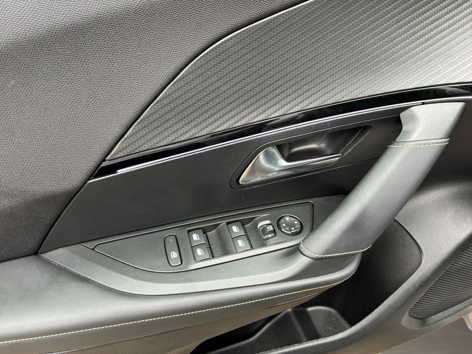 Peugeot e-2008 54 GT 5d