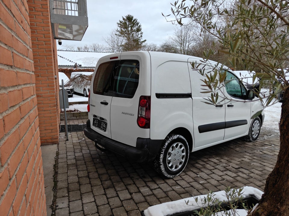 Peugeot Partner 1,6 BlueHDi 100 L1 ESG Flex Van 5d
