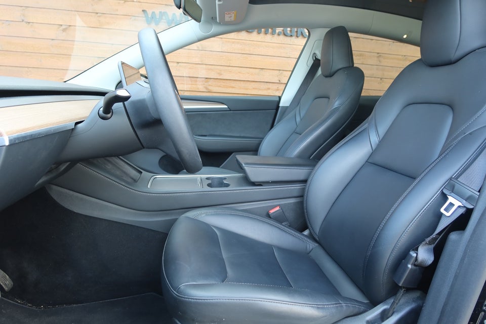 Tesla Model Y Long Range AWD 5d