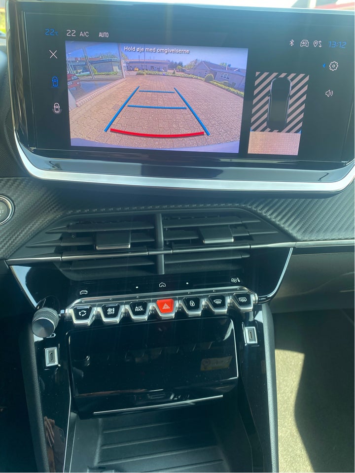 Peugeot 2008 1,2 PureTech 130 First Selection EAT8 5d