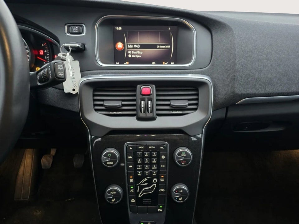 Volvo V40 2,0 D2 120 Momentum 5d