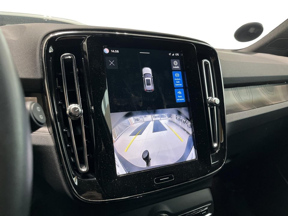 Volvo XC40 ReCharge Extended Range Plus 5d
