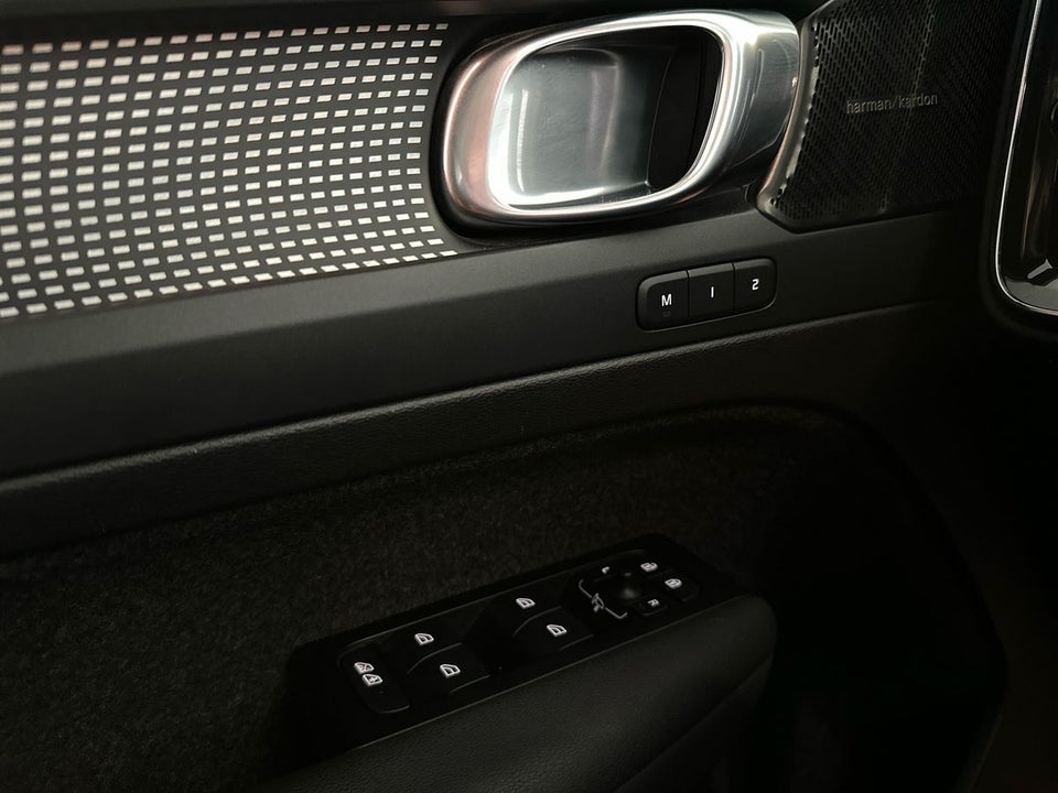 Volvo XC40 P6 ReCharge Pro 5d