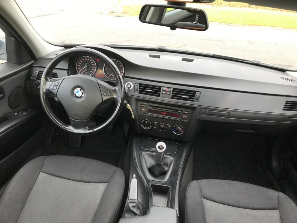 BMW 318i 2,0  4d