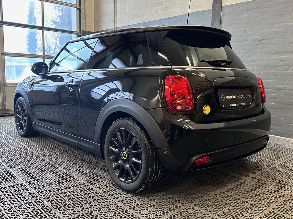 MINI Cooper SE Essential 3d