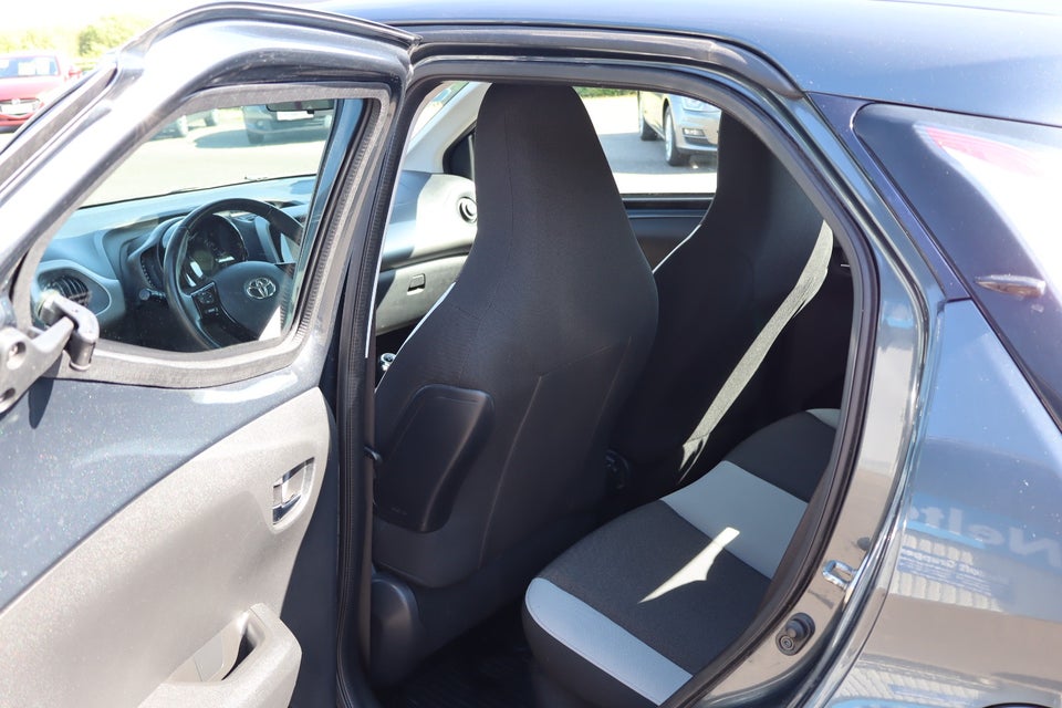 Toyota Aygo 1,0 VVT-i x-clusiv 5d