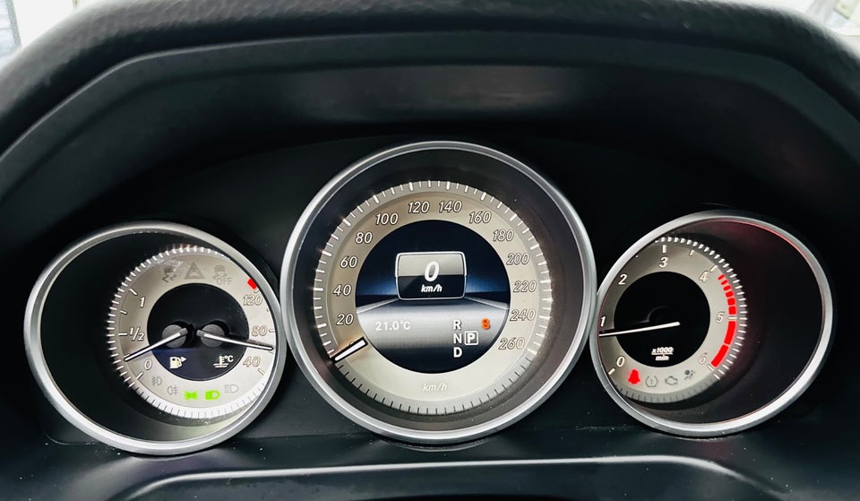 Mercedes E220 2,2 BlueTEC Avantgarde stc. 5d