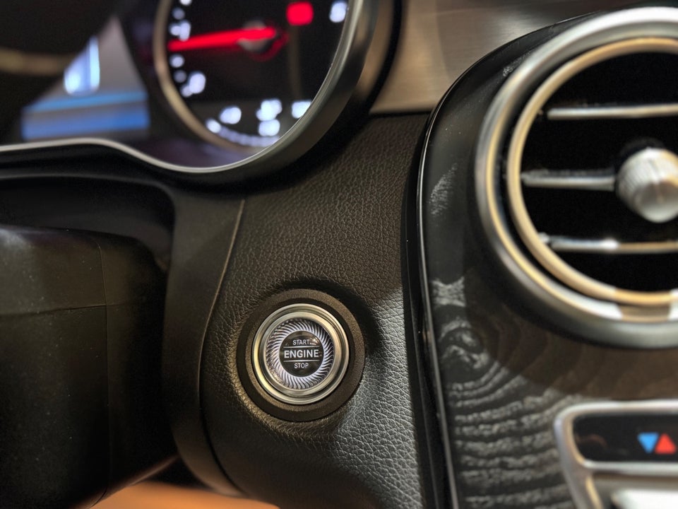 Mercedes C220 d 2,0 AMG Line stc. aut. 5d