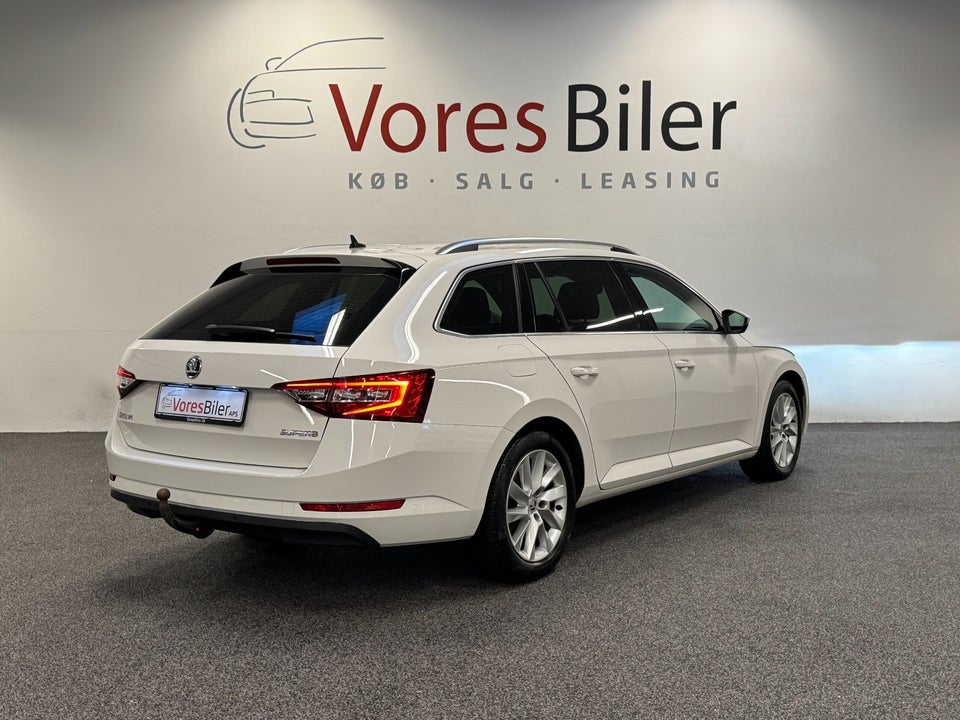 Skoda Superb 2,0 TDi 190 Style Combi DSG 5d