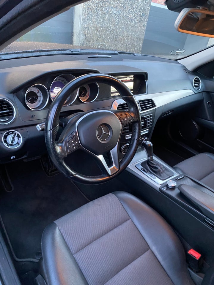 Mercedes C220 2,2 CDi Avantgarde stc. aut. 5d