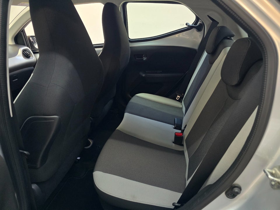 Toyota Aygo 1,0 VVT-i x-change x-shift 5d