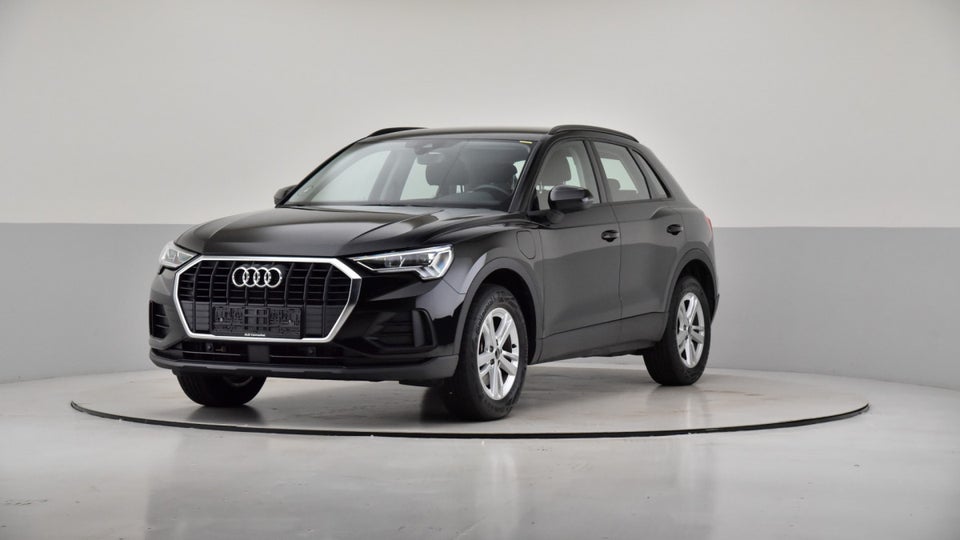 Audi Q3 45 TFSi e Attitude+ S-tr. 5d