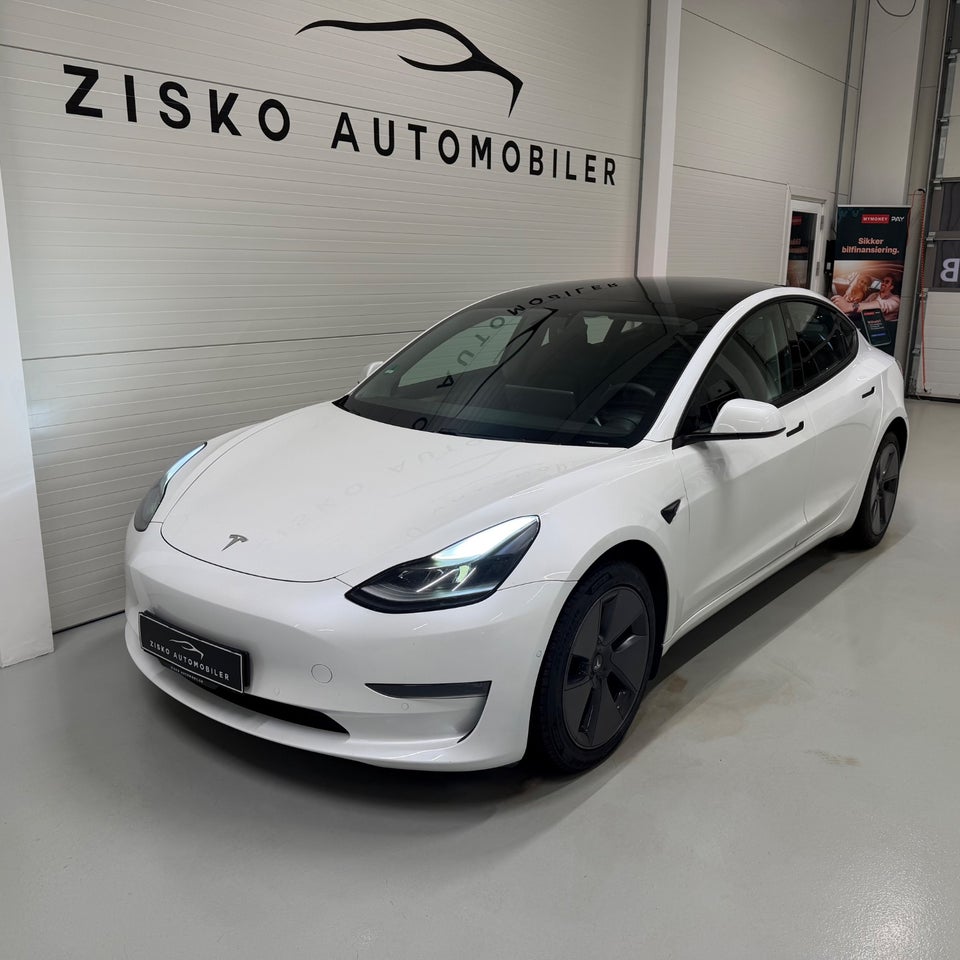 Tesla Model 3 Long Range AWD 4d