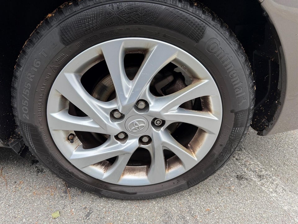 Toyota Auris 1,8 Hybrid H2 Comfort Touring Sports CVT 5d
