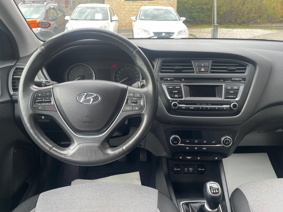 Hyundai i20 1,25 Black Line 5d