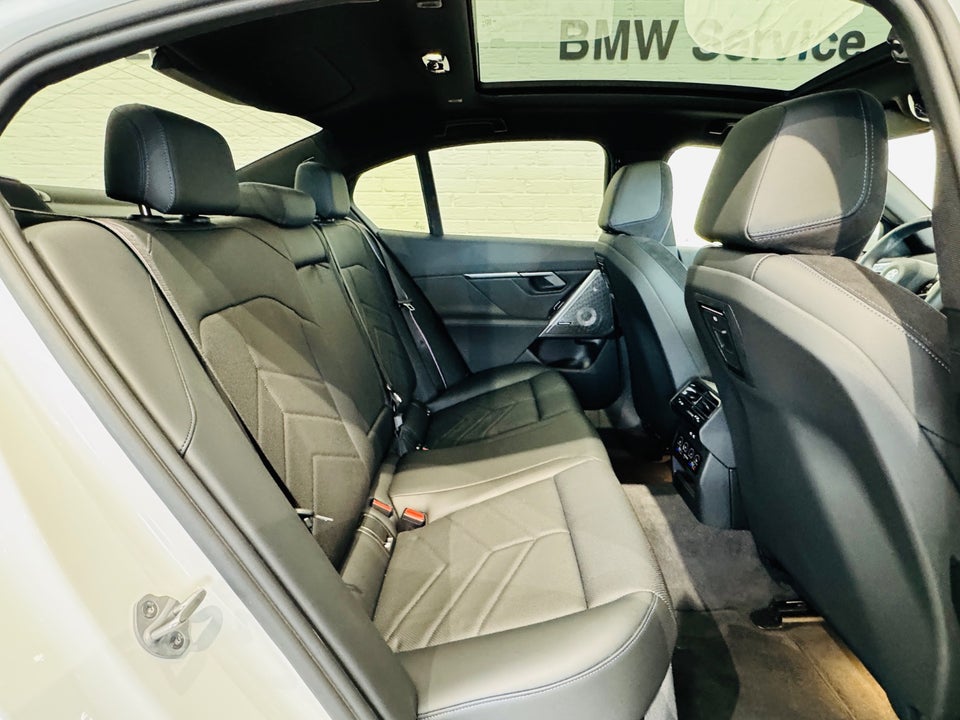 BMW i5 eDrive40 Fully Charged M-Sport 4d