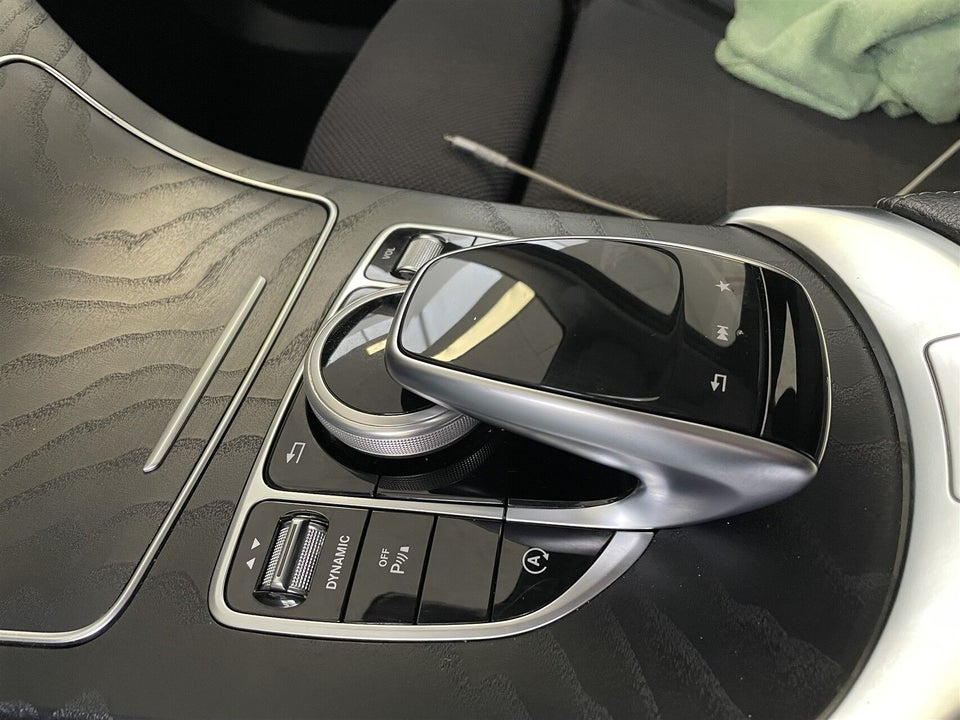 Mercedes C220 d 2,2 Progressive stc. aut. 5d