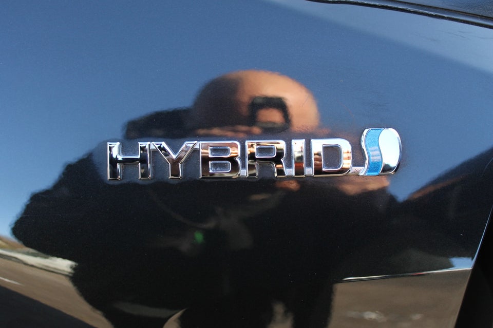 Toyota C-HR 1,8 Hybrid Premium Selected CVT Van 5d