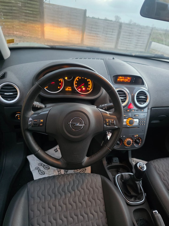 Opel Corsa 1,4 16V Cosmo 5d