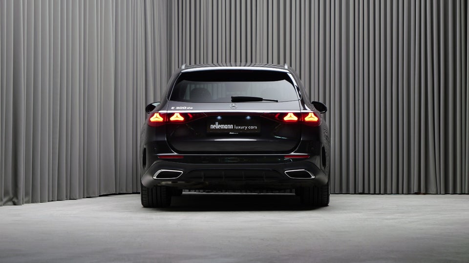 Mercedes E300 de 2,0 AMG Line stc. aut. 4Matic 5d