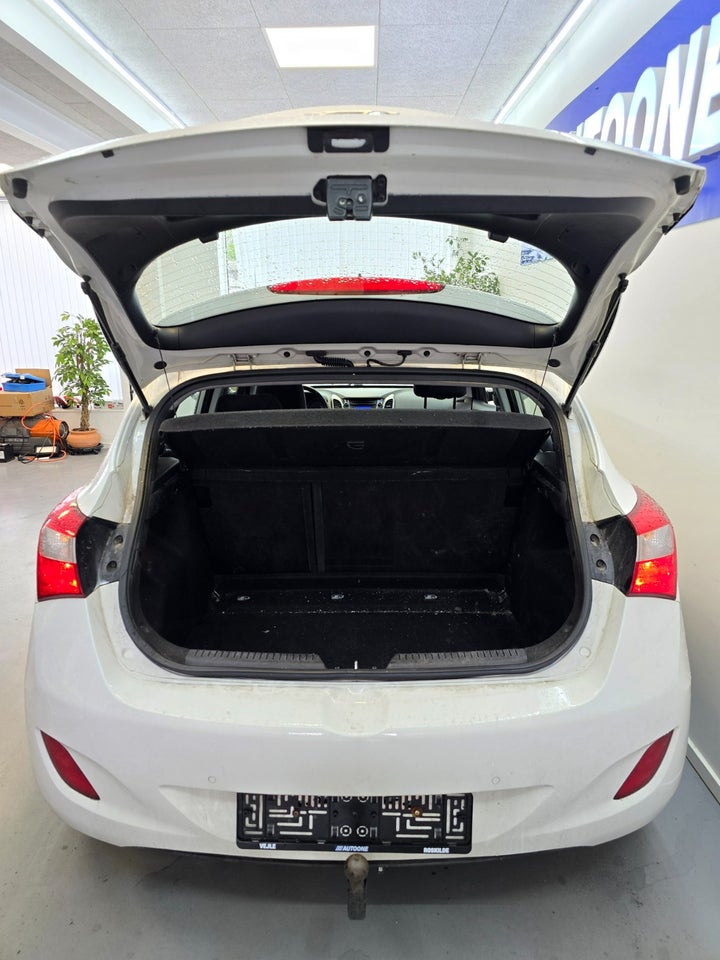 Hyundai i30 1,6 CRDi 110 XTR Eco 5d