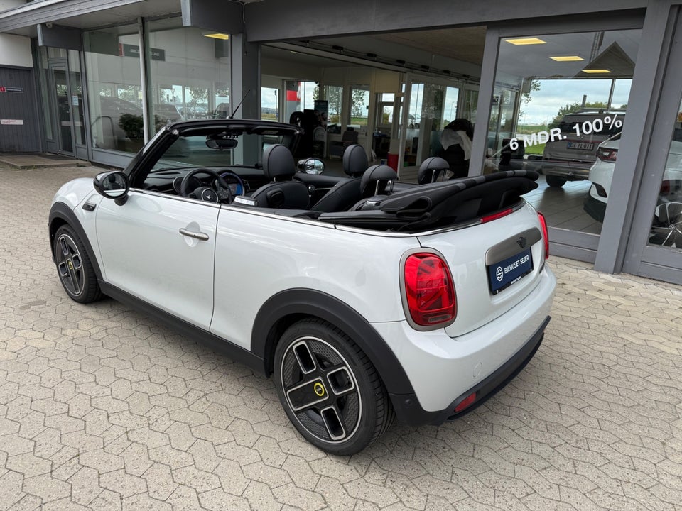 MINI Cooper SE Cabriolet 2d