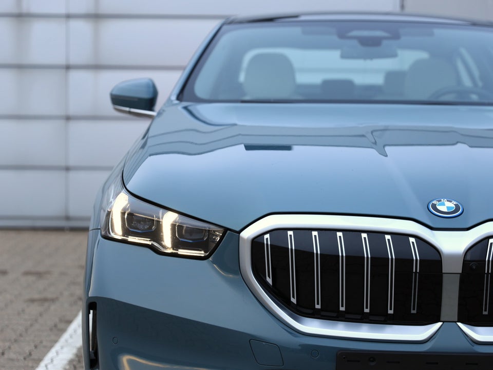 BMW i5 eDrive40 Fully Charged 4d