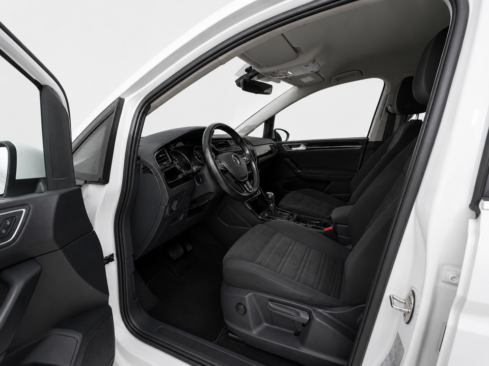 VW Touran 2,0 TDi 150 Highline DSG 7prs 5d