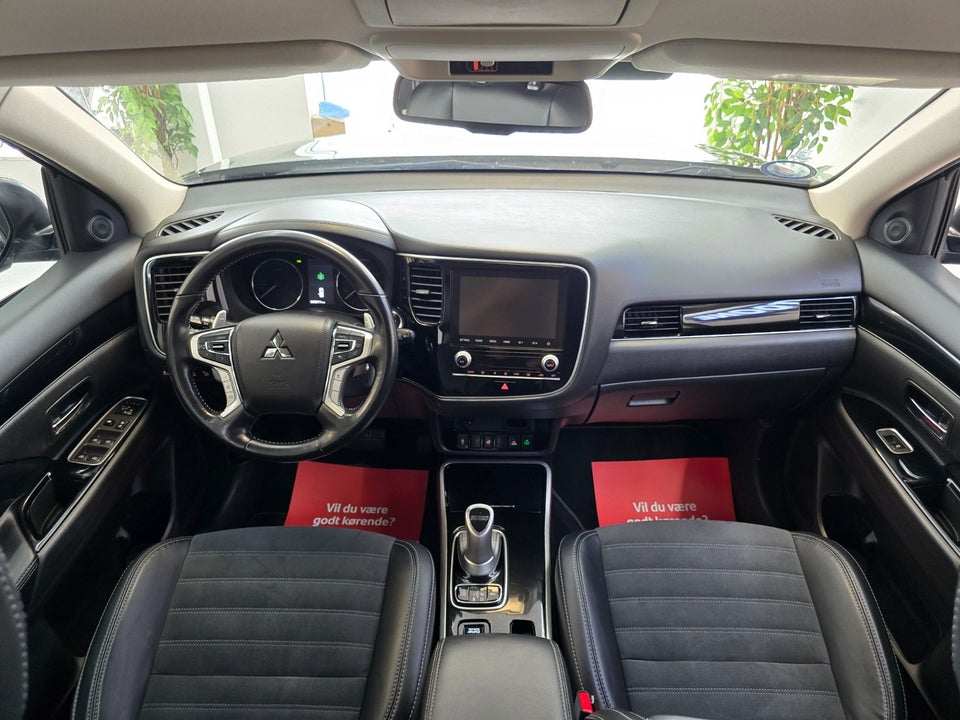Mitsubishi Outlander 2,4 PHEV Intro Edition CVT 4WD 5d
