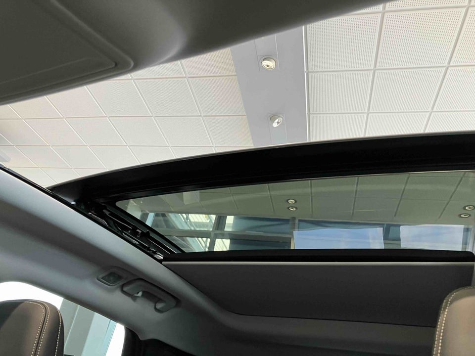 Ford Kuga 2,5 PHEV Vignale CVT 5d