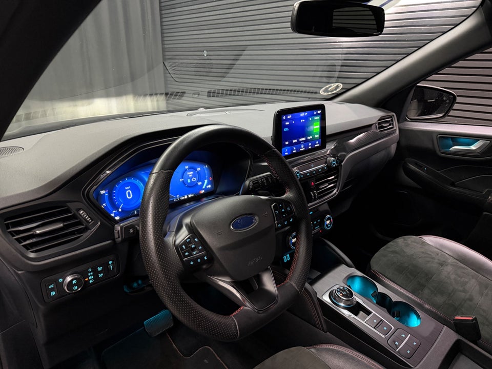 Ford Kuga 2,5 HEV ST-Line X CVT 5d