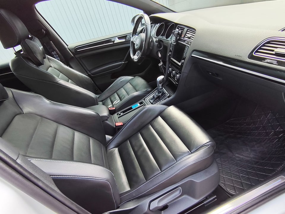 VW Golf VII 1,4 GTE Highline DSG 5d