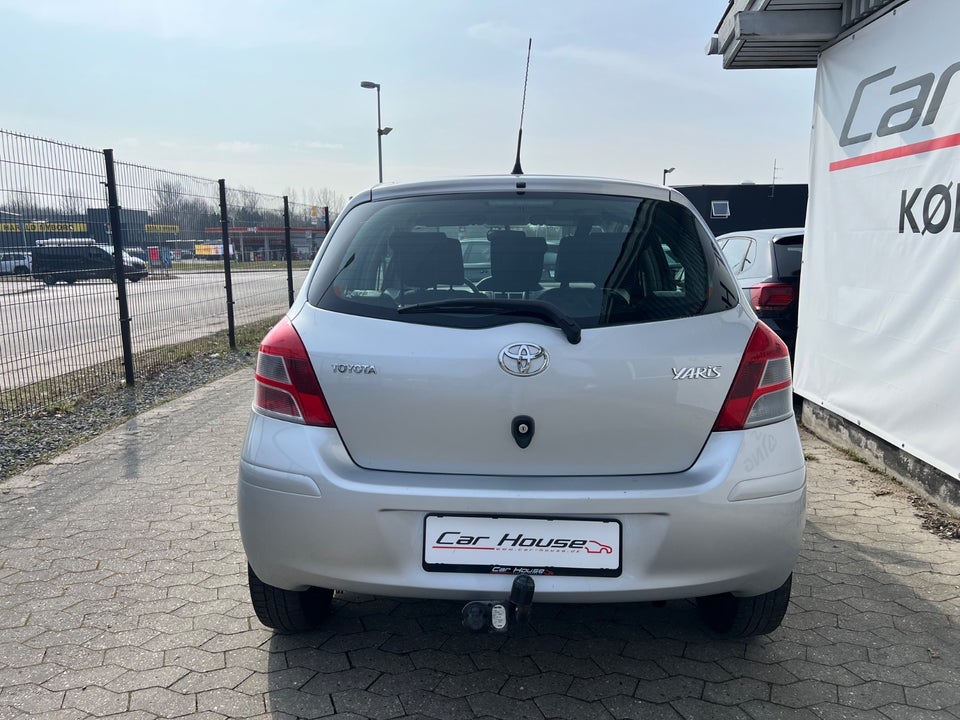 Toyota Yaris 1,0 TX 5d