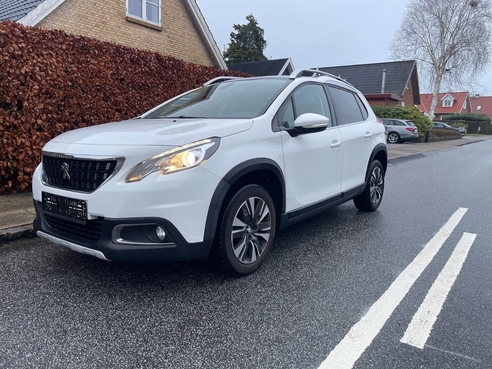 Peugeot 2008 1,5 BlueHDi 100 Prestige Sky 5d