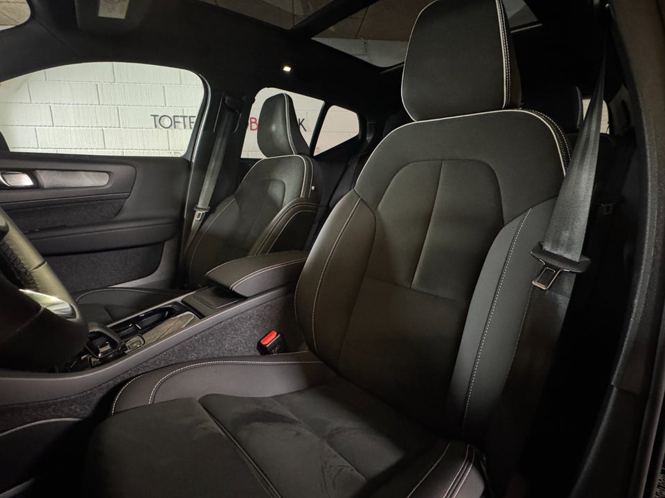 Volvo EX40 Twin Performance Ultra Black Edition 5d