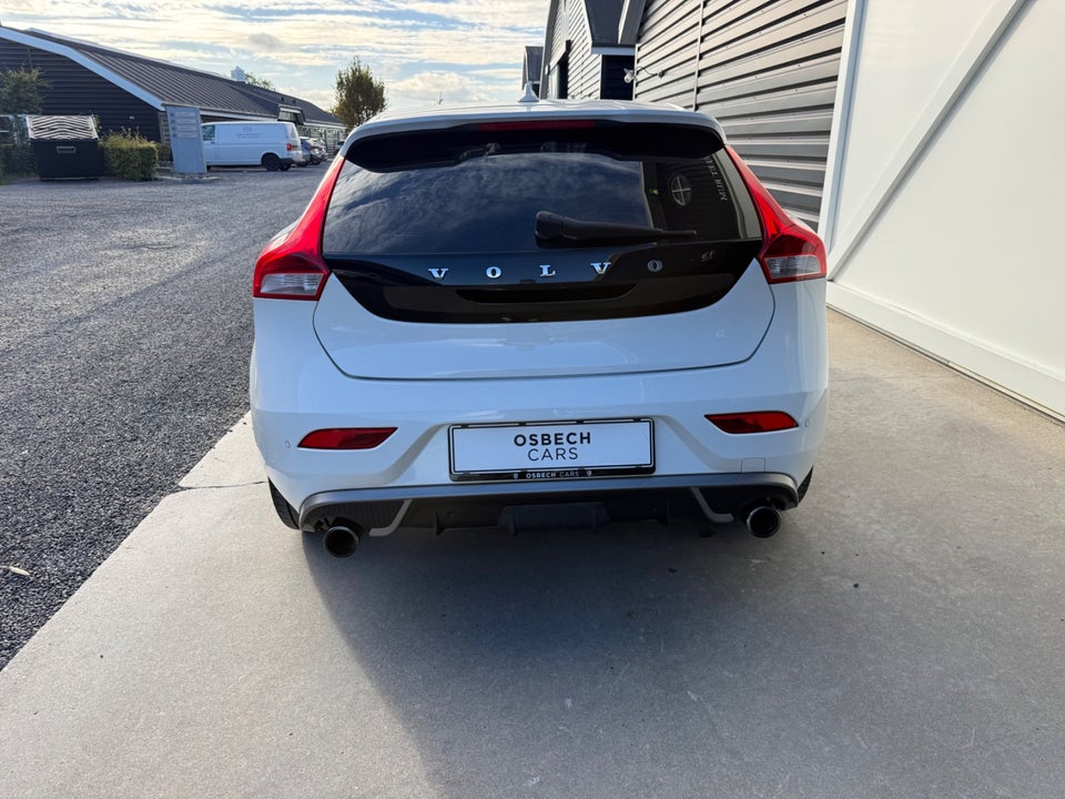 Volvo V40 2,0 T4 190 R-Design 5d
