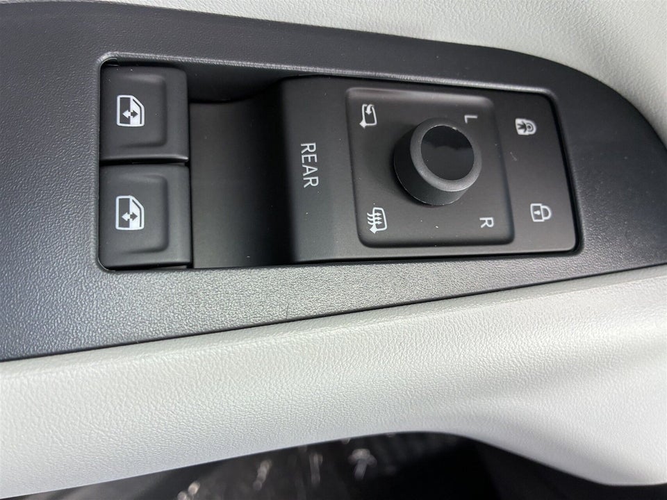 Ford Capri 82 Select Extended Range 5d