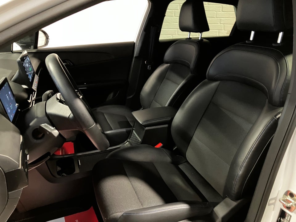 MG 4 77 Luxury Extended Range 5d