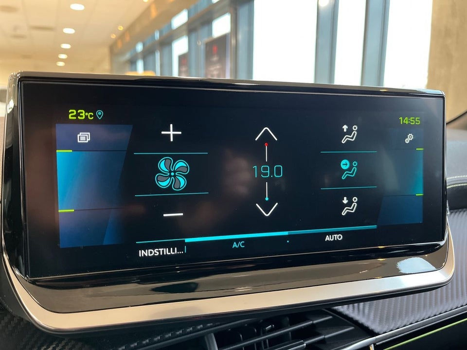 Peugeot e-208 50 GT Pack 5d