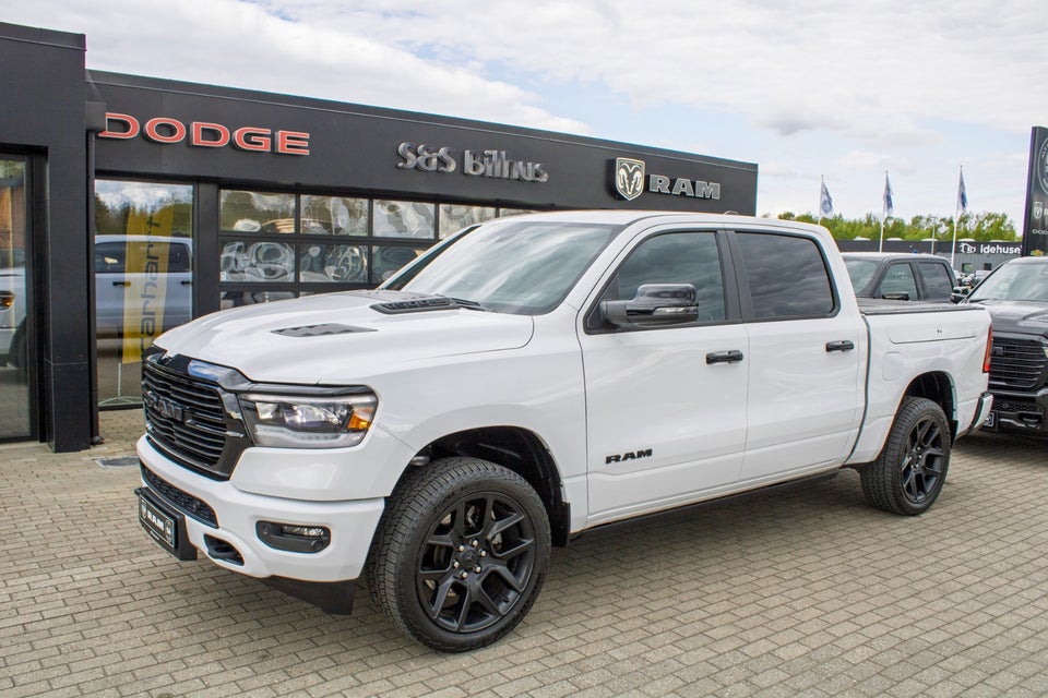 Dodge RAM 1500 5,7 V8 Hemi Laramie Night aut. 4d