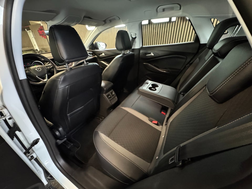 Opel Grandland X 1,6 Hybrid Ultimate aut. 5d