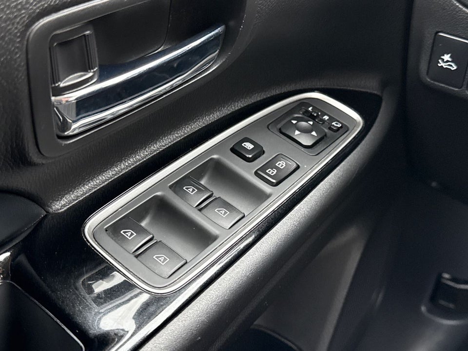 Mitsubishi Outlander 2,4 PHEV Intense CVT 4WD 5d