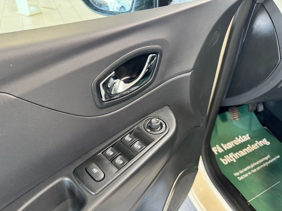 Renault Captur 0,9 TCe 90 Expression Navi Style 5d